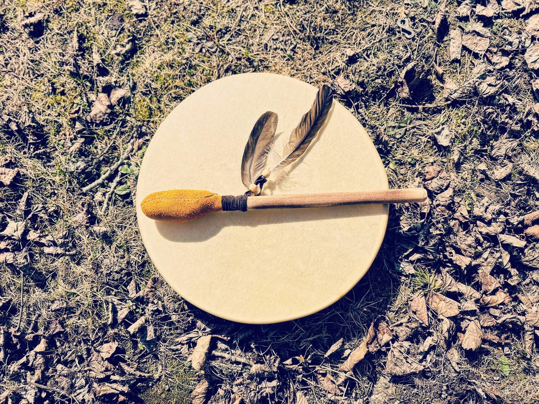 L-histoire-et-la-signification-spirituelle-du-tambour-chez-les-Ilnus Artisanat Autochtone