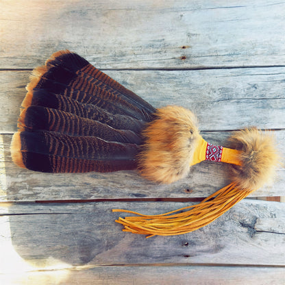 Majestueux smudgefan authentique en cuir d’orignal