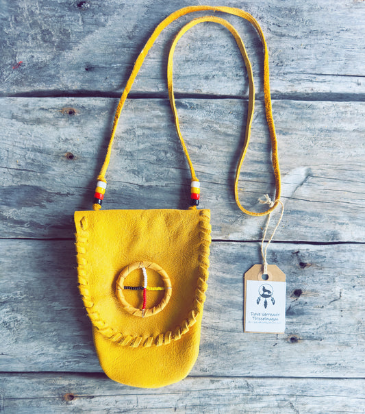 American native handcraft medecine bag