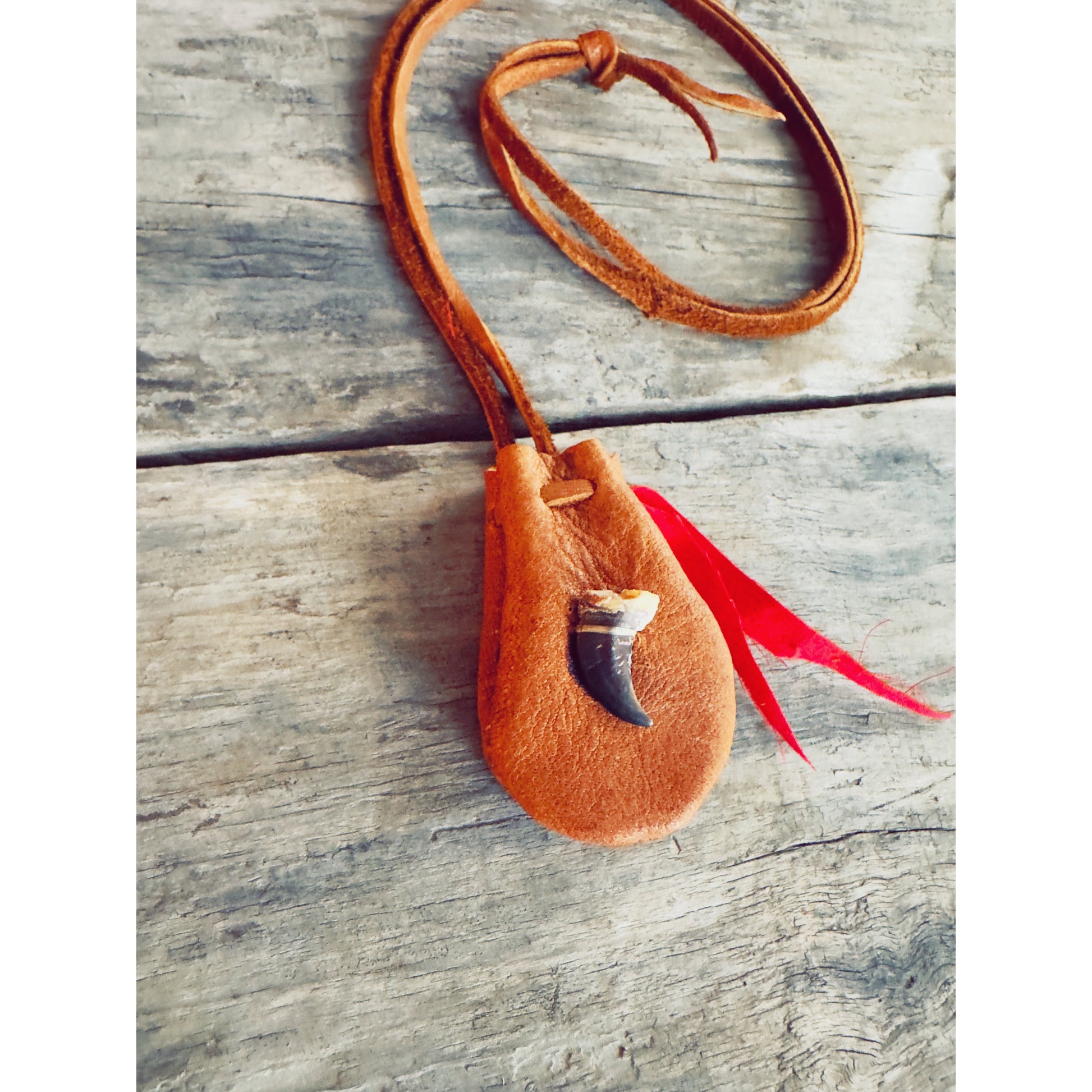 Wolf medicine bag in brown leather, Indigenous handcrafted creation